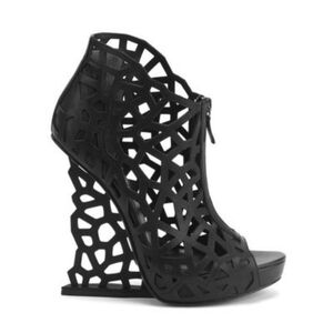 As Seen On Red Carpet, Black Web Hi Women's Heels By UNITED NUDE